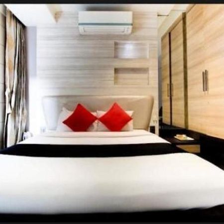 נאווי מומבאי Hotel Pratiksha Residency מראה חיצוני תמונה
